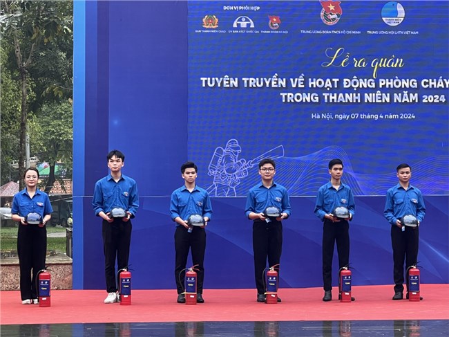 Phát động hưởng ứng “Năm an toàn giao thông 2024” và Lễ ra quân tuyên truyền về hoạt động phòng cháy, chữa cháy trong thanh niên (07/04/2024)